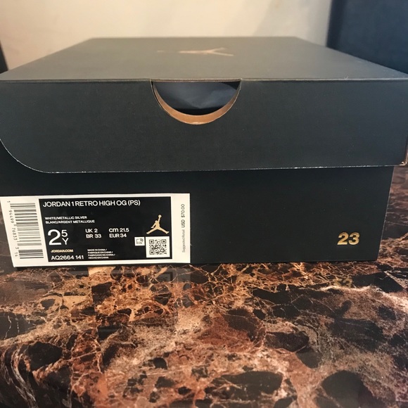 The Air Jordan 1 co.jp “Midnight Navy” Sz. 2.5Y - Picture 7 of 8